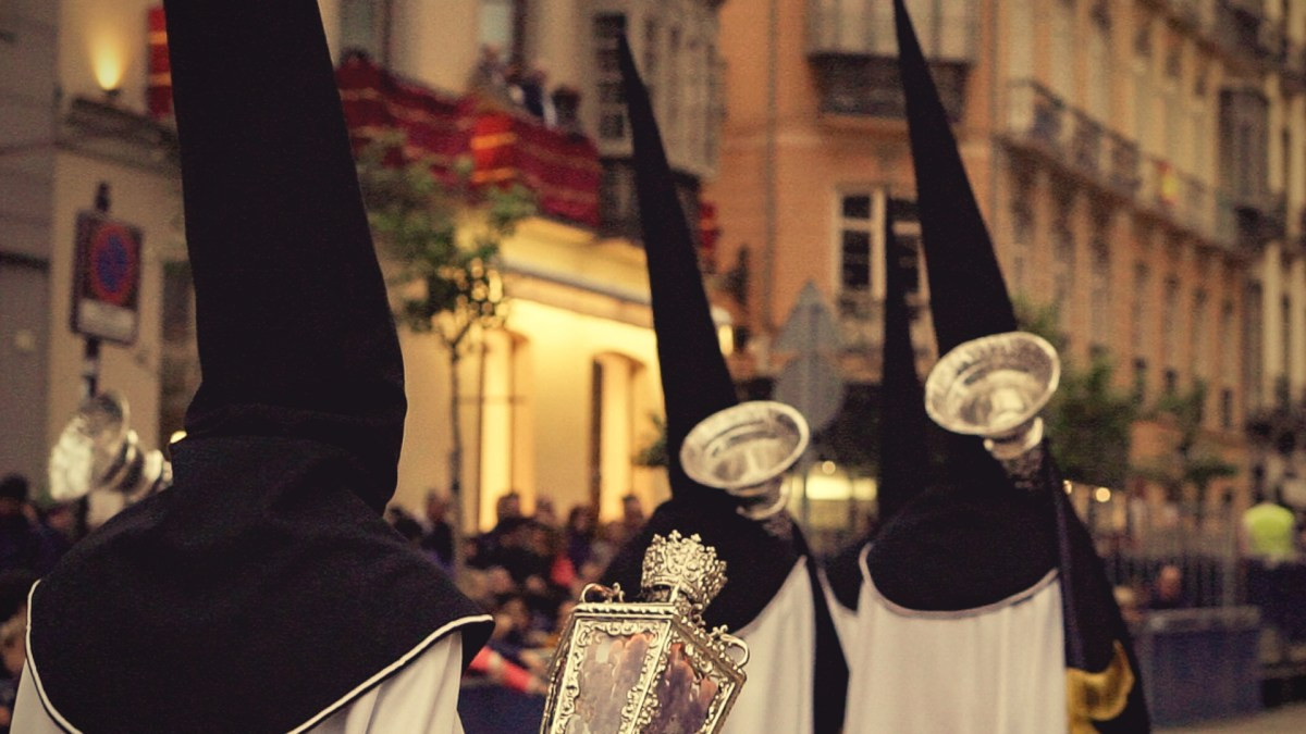 La tradición de los nazarenos en la Semana Santa de Málaga Cofradía